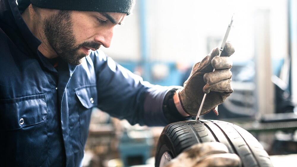 علت لرزش تایر خودرو چیست؟ ۹ دلیل اصلی و راهکارهای موثر برای رفع لرزش تایر