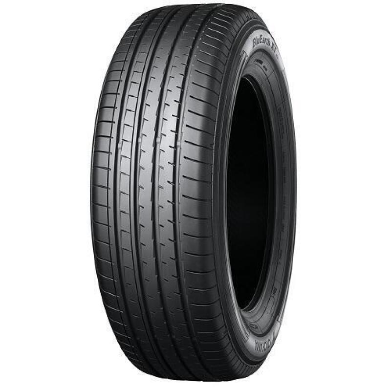 لاستیک یوکوهاما 235/60R 18 گل BluEarth-XT AE61